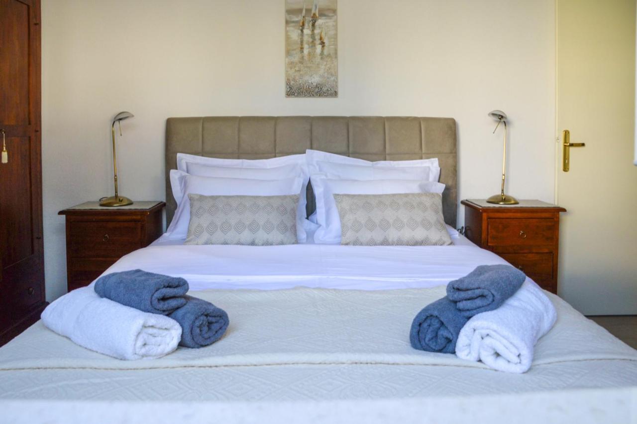 Issa Holiday Home - 3 Min Walk To Beach Kaštela エクステリア 写真