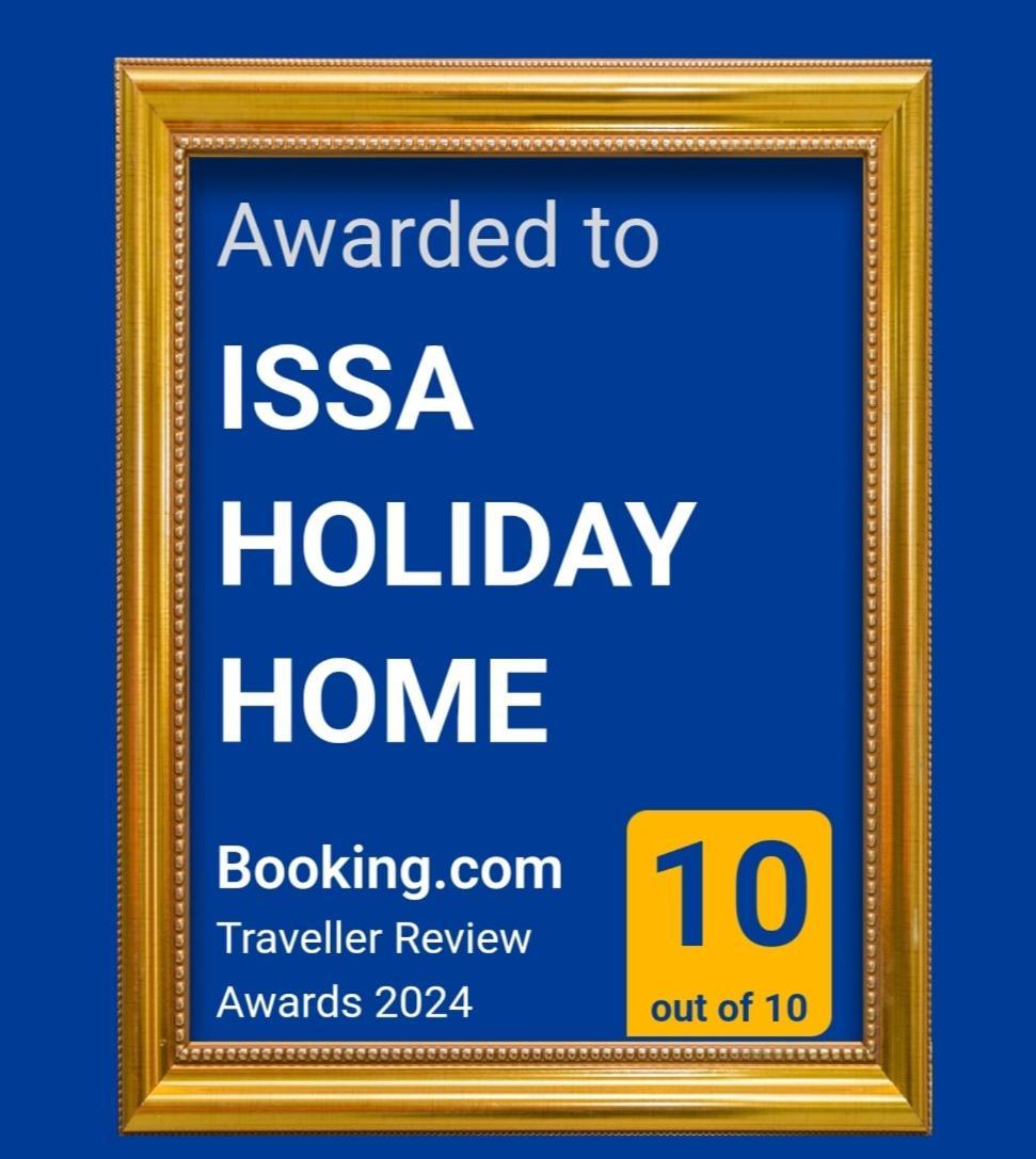 Issa Holiday Home - 3 Min Walk To Beach Kaštela エクステリア 写真